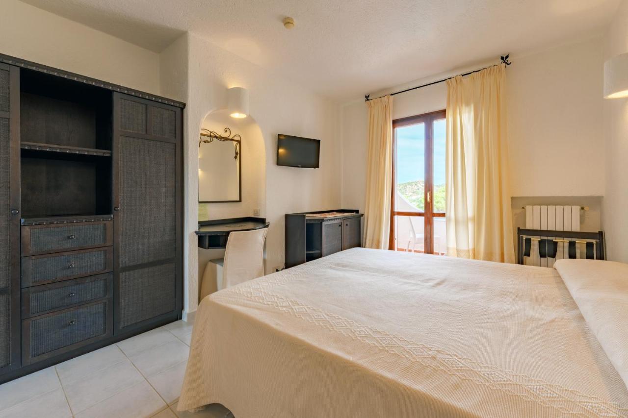 Hotel Punta Est Baja Sardinia Zewnętrze zdjęcie