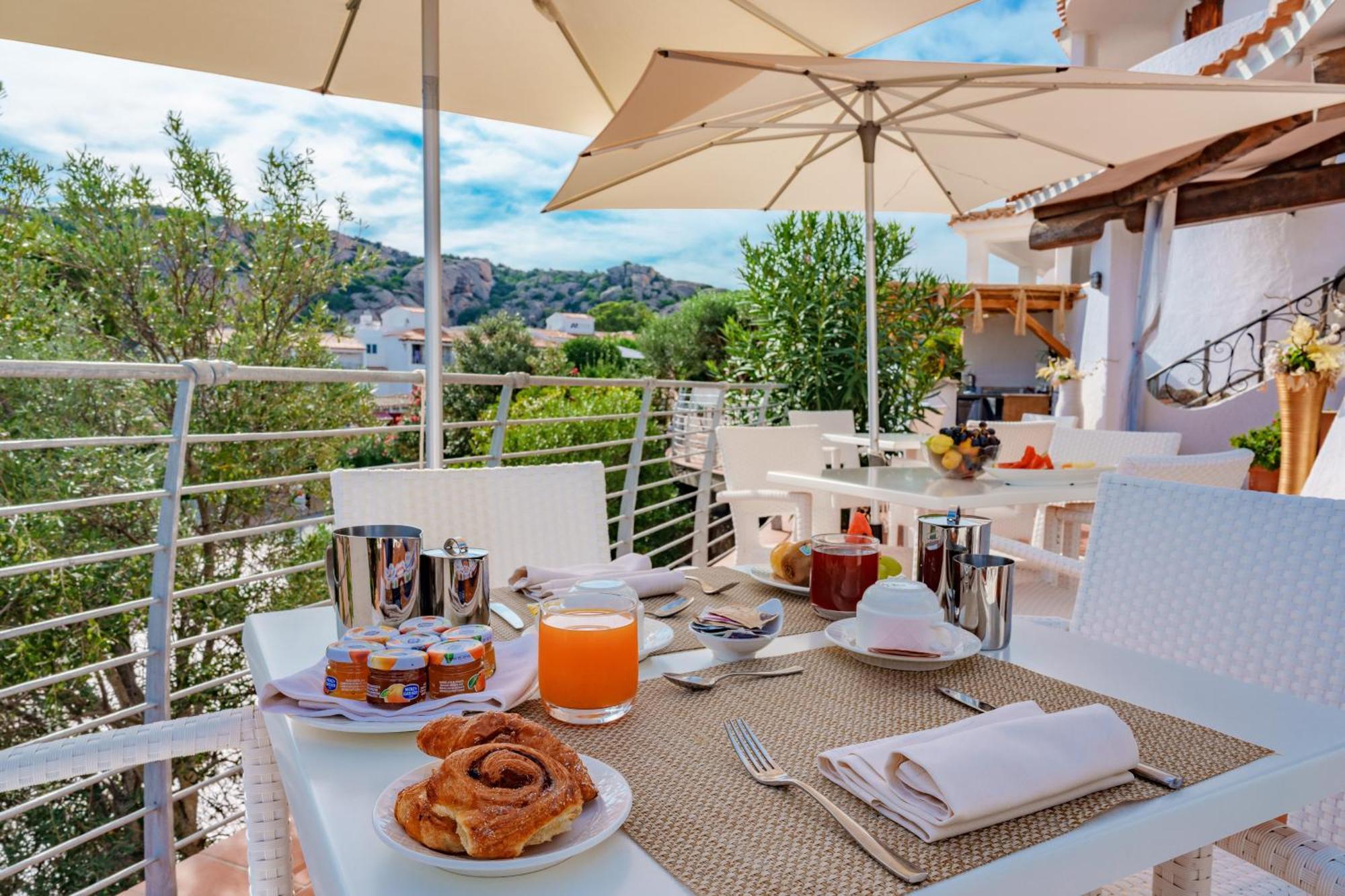 Hotel Punta Est Baja Sardinia Zewnętrze zdjęcie